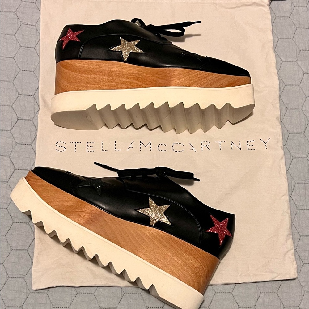Stella McCartney Elyse Platforms. Vegan leather. Gently worn. Size 40 (10 US)